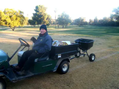 Low-cost pull-behind topdresser